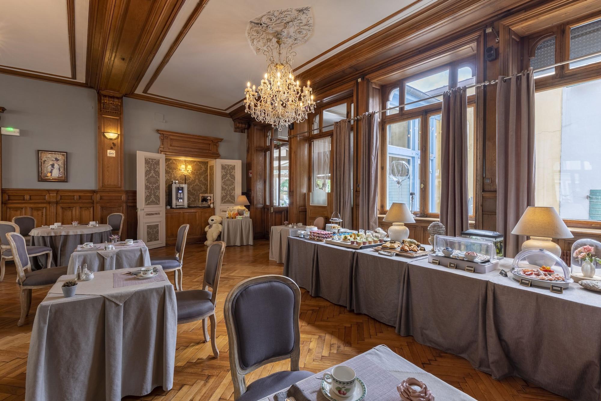 The Originals Boutique, Hotel De La Balance, モンベリアル エクステリア 写真